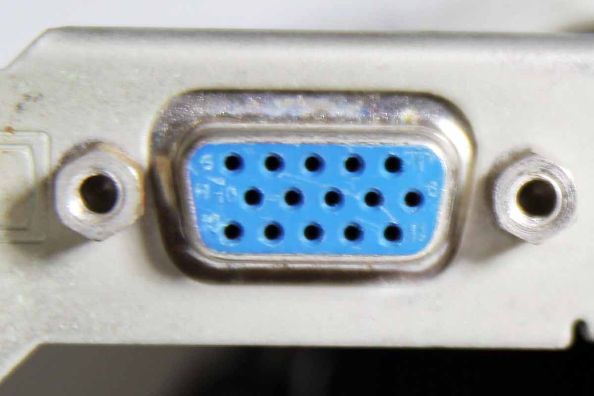 Wire port. VGA порт.